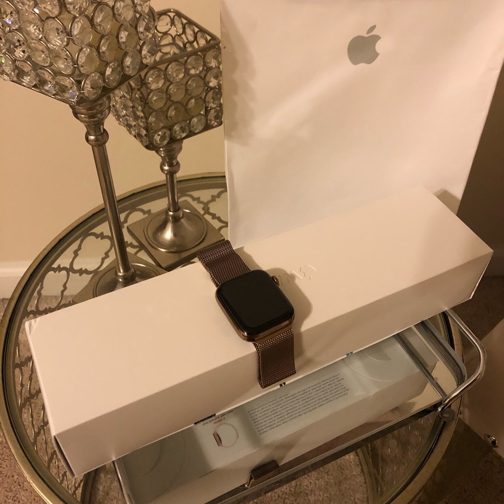 Apple watch series 4, 44mm gd- stainless steel
